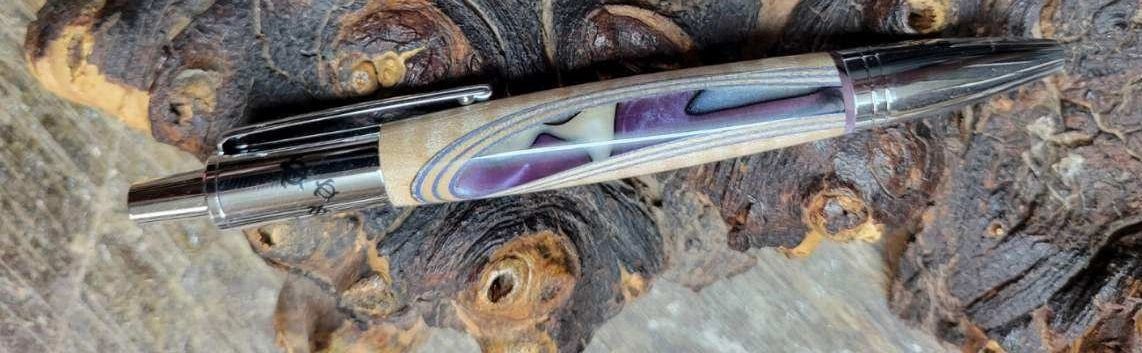 Artistic pen with swirled design