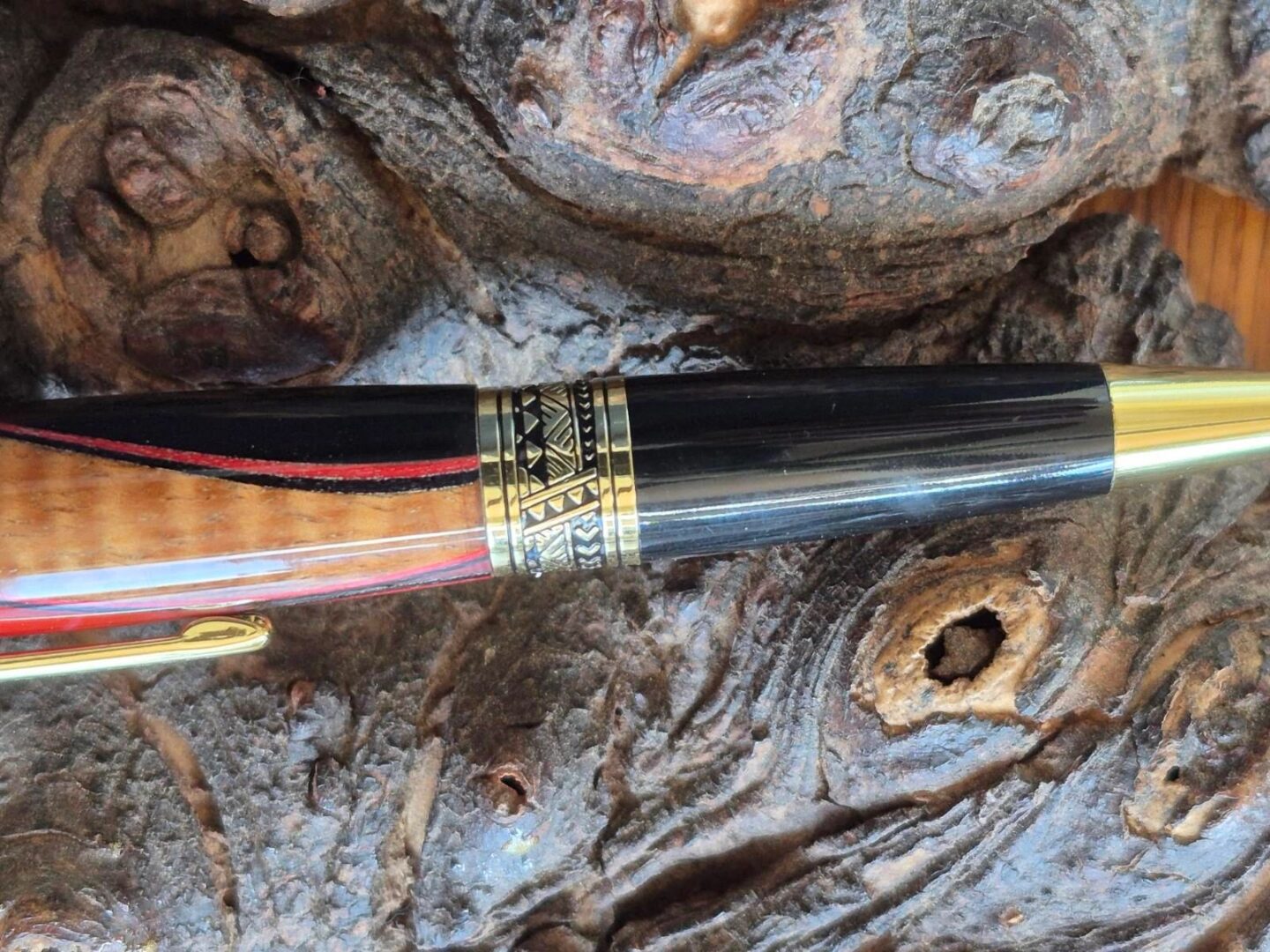 Elegant pen with intricate design