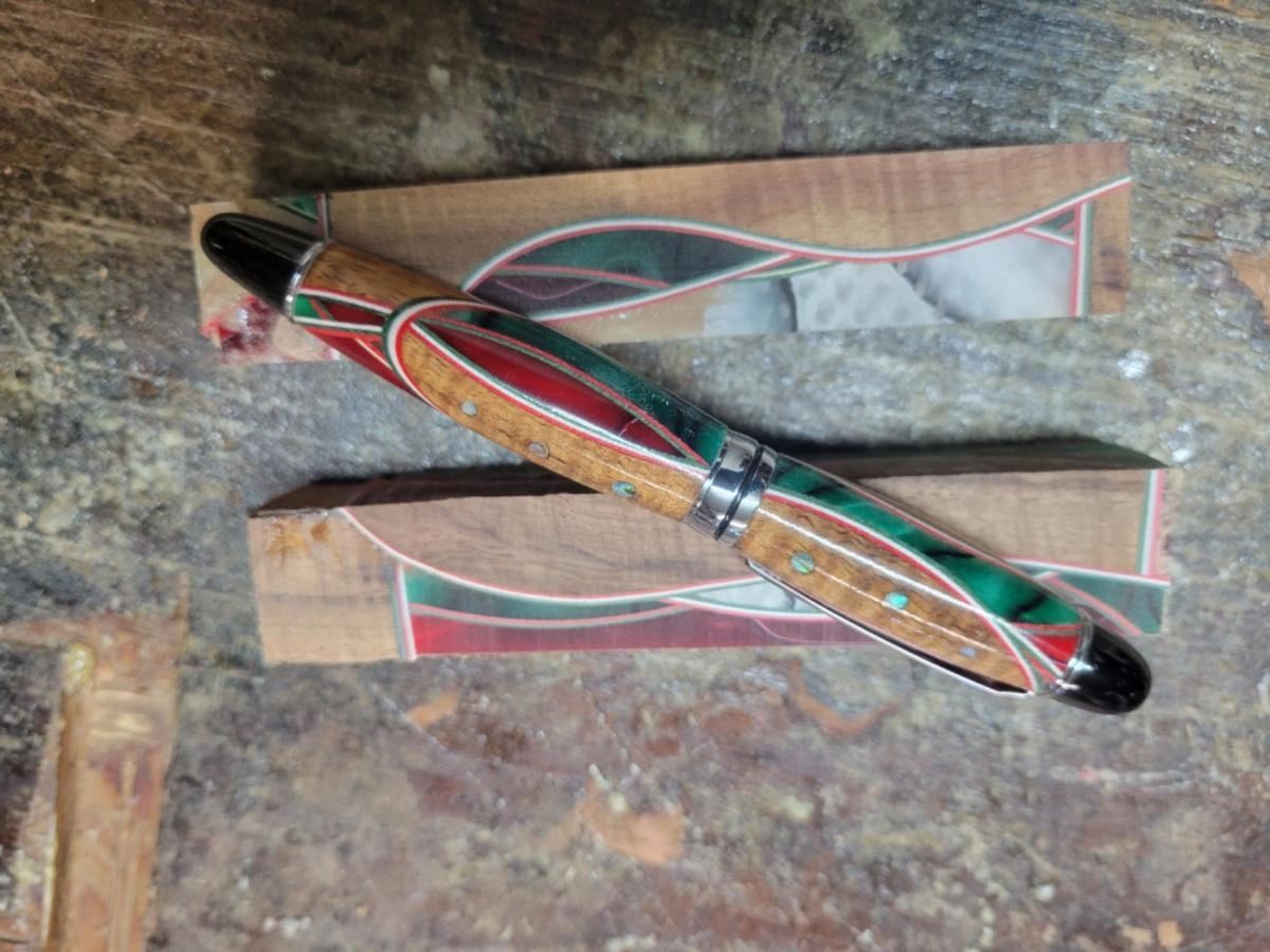 Artistic pen with intricate design